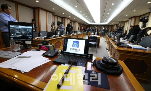 靑 "국회, 헌재소장 임기 명확히 하면 대행체제 종식"