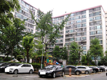 연휴 여파 숨죽인 거래..2주간 68건 신고