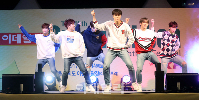 [포토]아스트로 '완벽한 퍼포먼스'