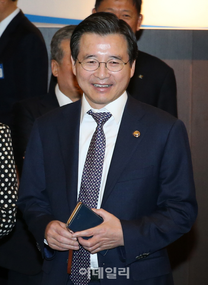 [포토]밝게 웃는 김용범 금융위 부위원장