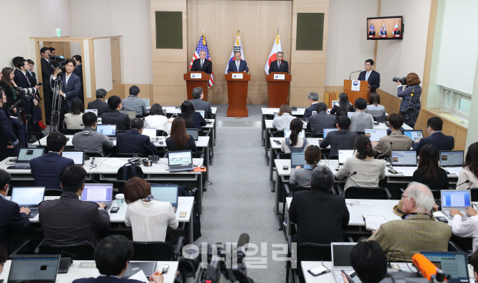 [포토]韓·美·日 외교차관 협의회 공동기자회견