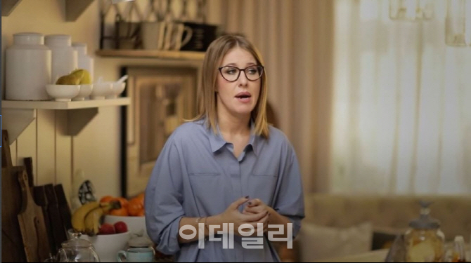 '러시아의 패리스 힐튼' 소브착 "대선 출마할 것"…푸틴에 도전장