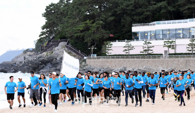 [포토] 선셋마라톤 '런포더오션'
