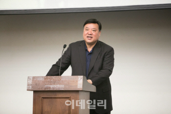 월급쟁이서 주식부자 3위 오른 서정진 셀트리온 회장