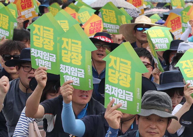 "최저임금 인상으로 외국인근로자 고용 농가 부담"