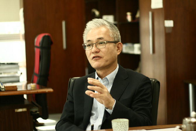 [성공異야기]①디엠에스, '자존심'으로 일군 장비기업…"이젠 글로벌이 내 안방"