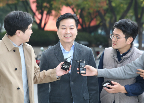 홍종학 청문회, 내달 10일 개최…3野 반대에 가시밭길 예고(종합)