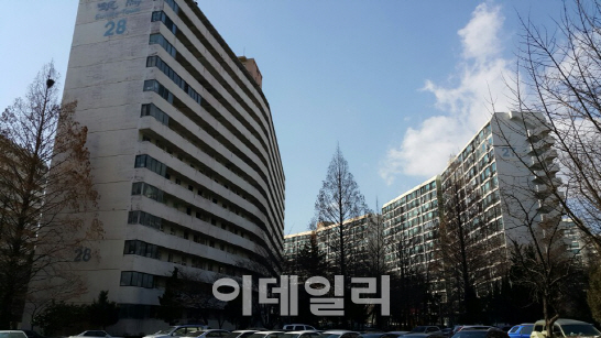 은마아파트, 서울시에 백기… "재건축 35층 간다"