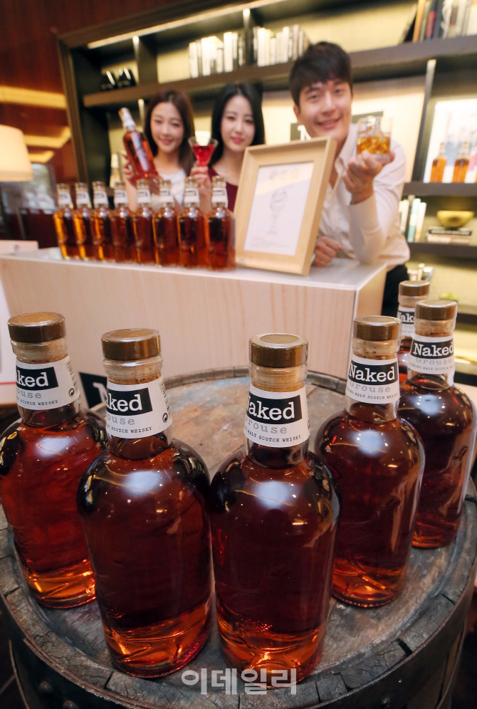 [포토]본질에 충실한 ‘네이키드 그라우스 몰트’ 위스키
