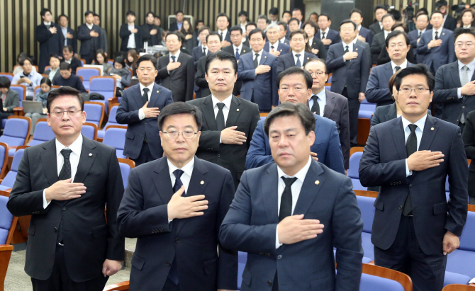 정우택 "국감 포기 결정한 바 없다"..보이콧 철회 제안