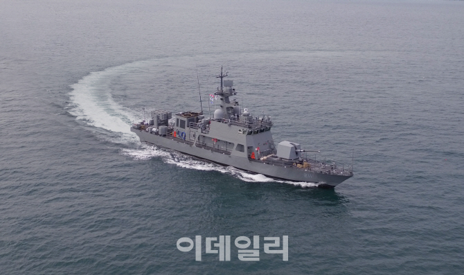 연평해전의 주역 '참수리' 후속, '검독수리-B' 1번함 해군 인도