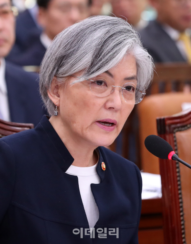 한중 관계 급물살? 강경화 “금년 중 양자회담 가능”(종합)