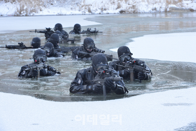 [김관용의 軍界一學]軍, 공세적 전쟁 개념 수립…킬체인·KAMD 어쩌나