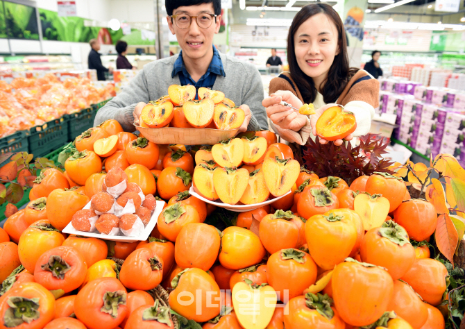 [포토] 농협유통, 대봉시 선보여...