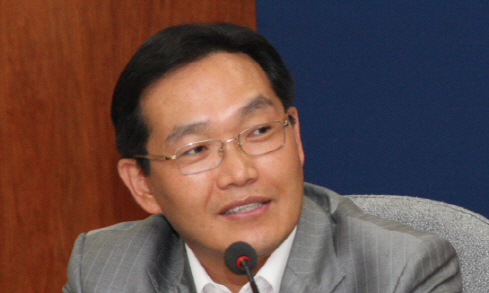 피의자 심문 앞두고 투신자살..변창훈 검사는 누구?