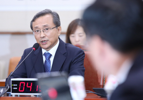 ‘우리법연구회 논란’ 유남석 후보자 “우려 알지만 편향성 없다”