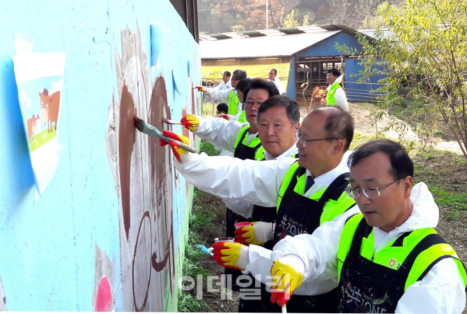 [포토] 평창올림픽 앞두고 축사환경 개선 캠페인