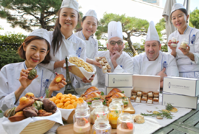 [포토]현대百, '세계적인 요리학교 학생들이 만드는 프랑스 요리 맛보세요!'