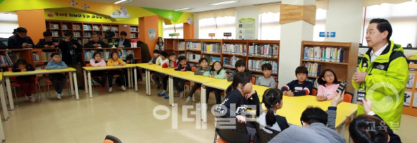 김상곤 부총리 “내년 100개교서 고교학점제 시범 도입”