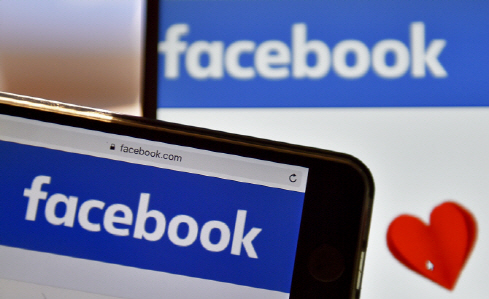 페이스북, 복덕방 역할도 한다