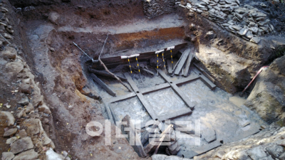 충남 천안 성거산 일원서 국내 최대 규모의 목곽고 발견
