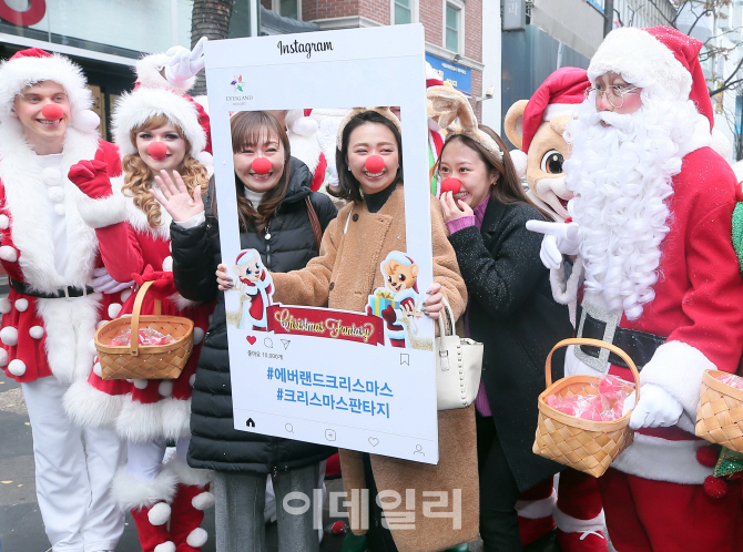[포토]'겨울엔 크리스마스 판타지'