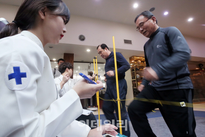 [포토]'학교보안관의 심폐지구력은'