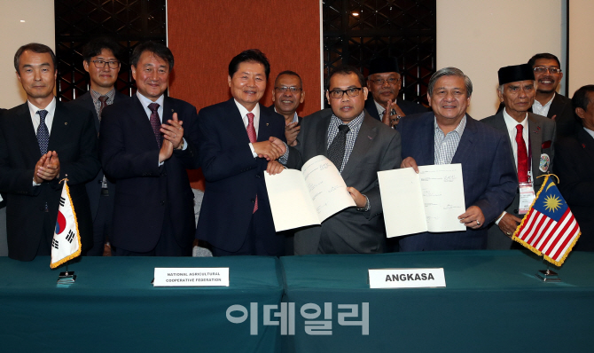 [포토] 김병원 회장, 말레이시아 축산업 진출 발판 마련..