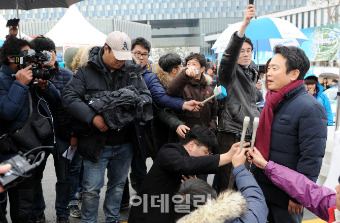 [포토] 자율주행차와 대결 펼친 남경필도지사