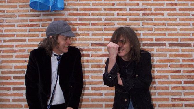 AC/DC 기타리스트 말콤 영 사망