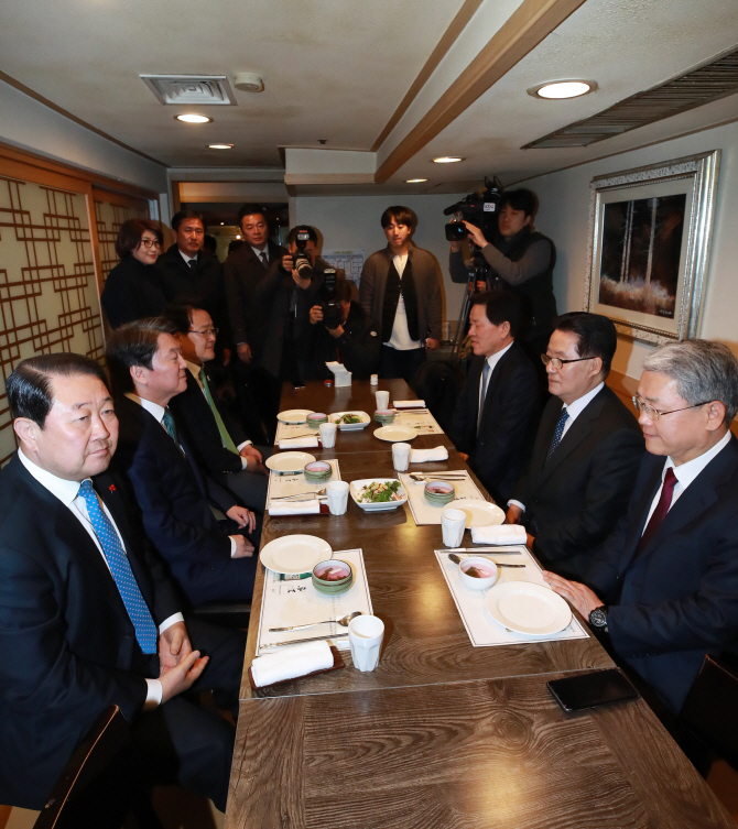 분당 위기 감도는 국민의당, 끝장토론 앞두고 평행선(재종합)