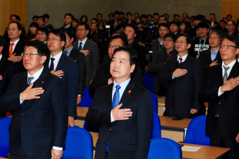 신설 중기부 초대장관 홍종학 과제는?