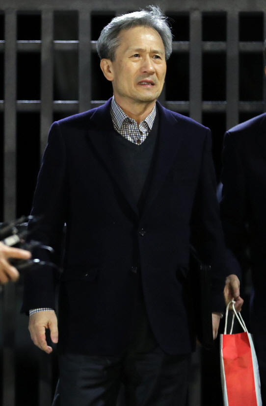 檢, 김관진 불구속 수사방침…MB 수사 일정 지연 불가피