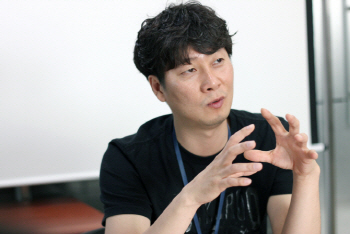  트럭기사 하다 ‘대량 문자서비스’ 전송 기업 일군 비결은