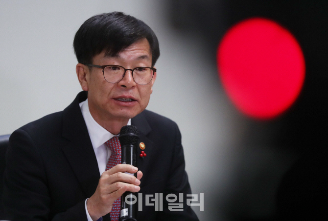 [포토]김상조 공정거래위원장 '상생은 생존의 문제'