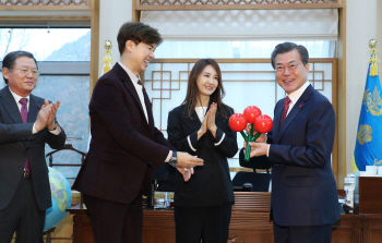 19년째 사랑의열매 홍보대사 채시라가 바라본 '기부포비아'