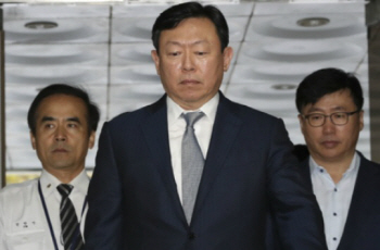 日우호주주들 등돌릴라…‘내부단속’ 나선 신동빈