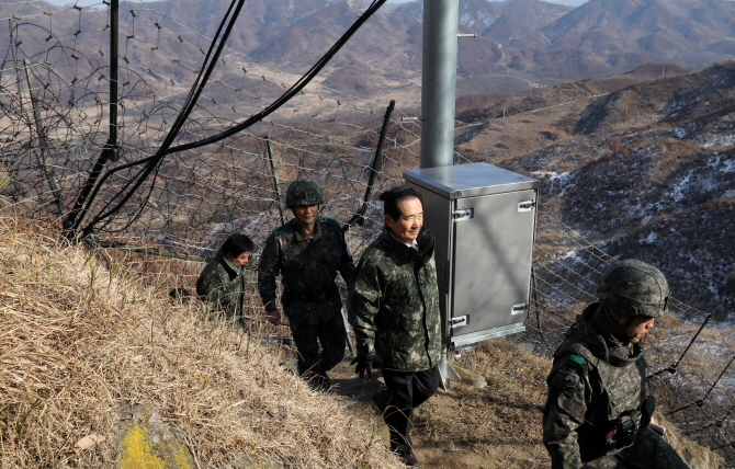 [포토] 전방 철책 찾은 정세균 국회의장