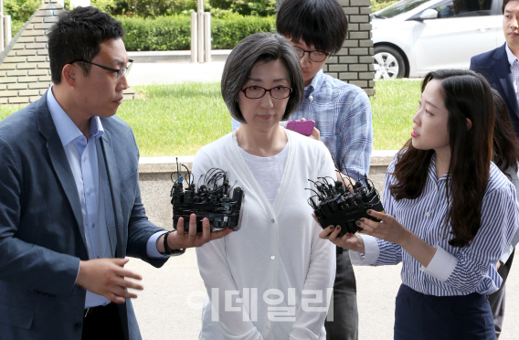 '미공개 정보이용' 최은영 前한진해운 회장, 1심 징역 1년6월(속보)