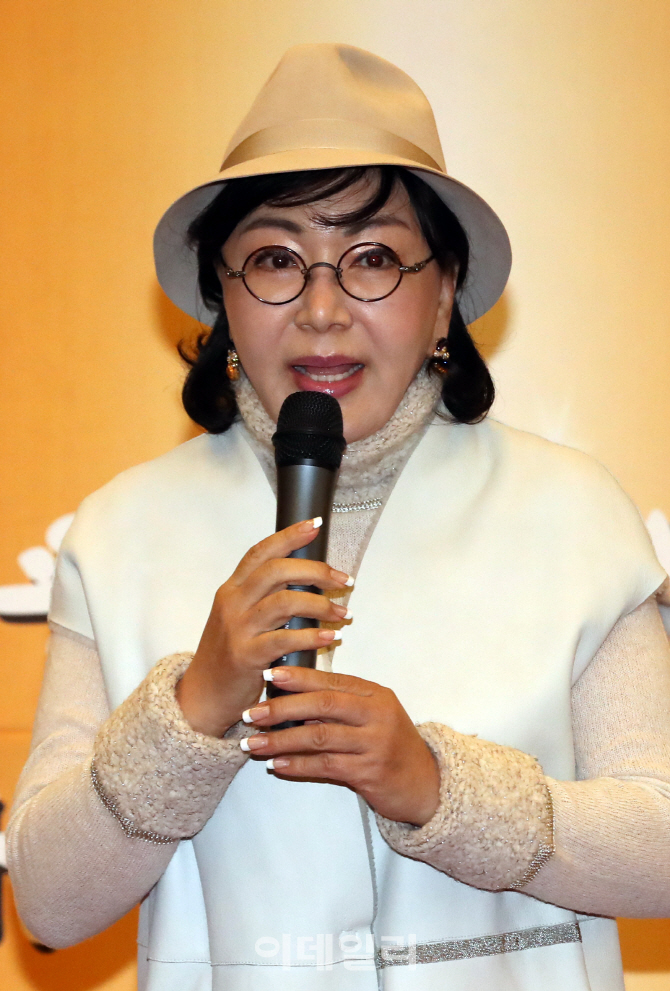 [포토]인사말하는 김옥랑 옥랑문화재단 이사장