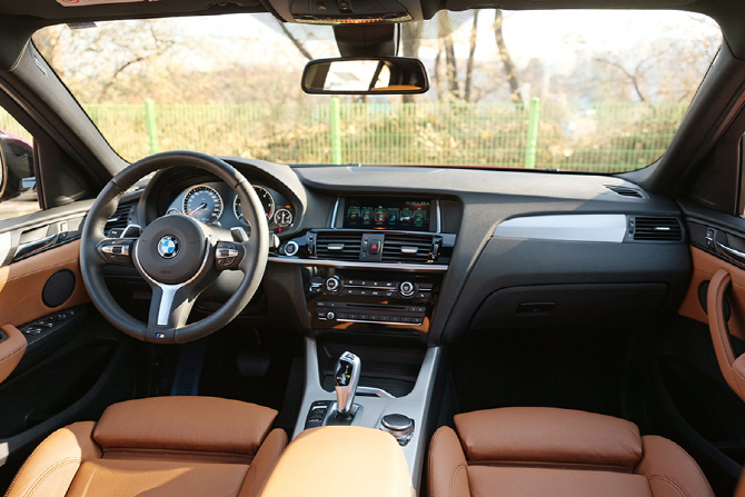 [포토] 깔끔하게 마무리된 BMW X4 xDrive20d M 스포츠 패키지