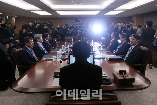 가상화폐 광풍을 바라보는 한국은행의 '복잡한 시선'