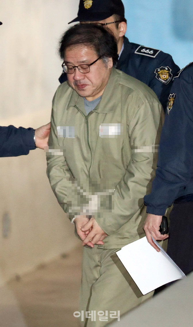 [포토]고개숙인 안종범