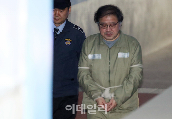[포토]눈 감은 안종범 전 수석