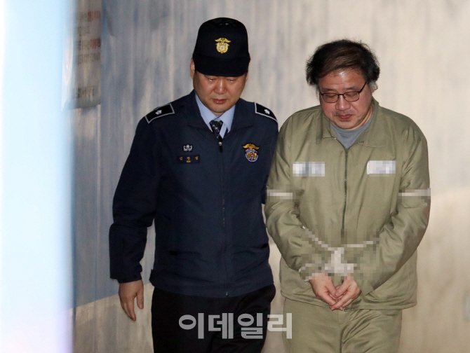 [포토]고개숙인 안종범