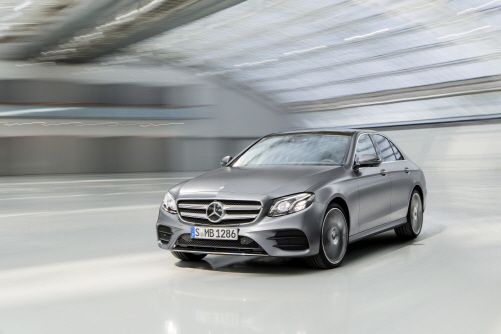 벤츠 더 뉴 E220d, ‘올해의 안전한 차’…보행자 안전성 최고점
