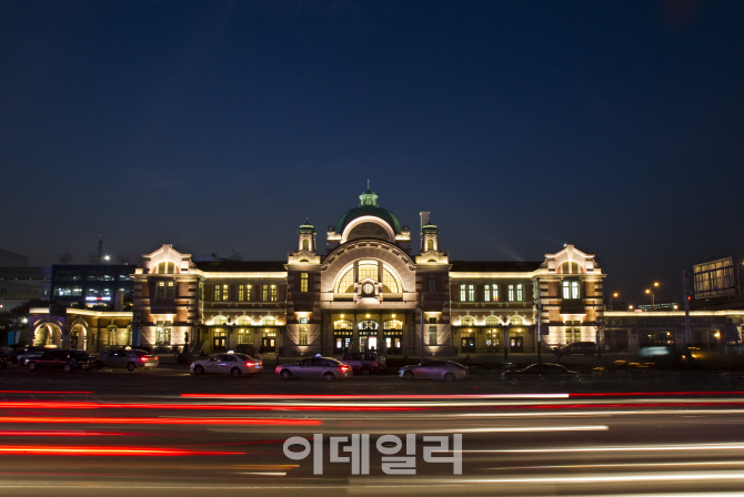 [포토] 신동연 '서울역 야경' - ‘서울;詩노래하다 기록하다’
