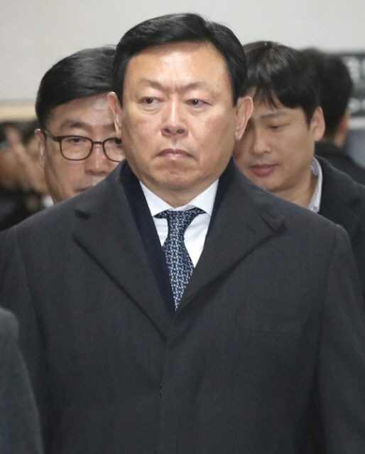 구속 면한 신동빈…‘최순실 재판’만 남았다