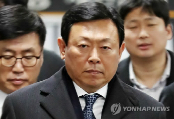 신동빈 집행유예...롯데, 총수 구속 피했다