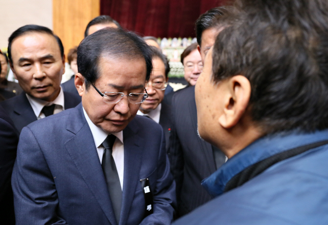 홍준표, '유민아빠' 비판 후 "제천화재, 정쟁 이용 안한다"